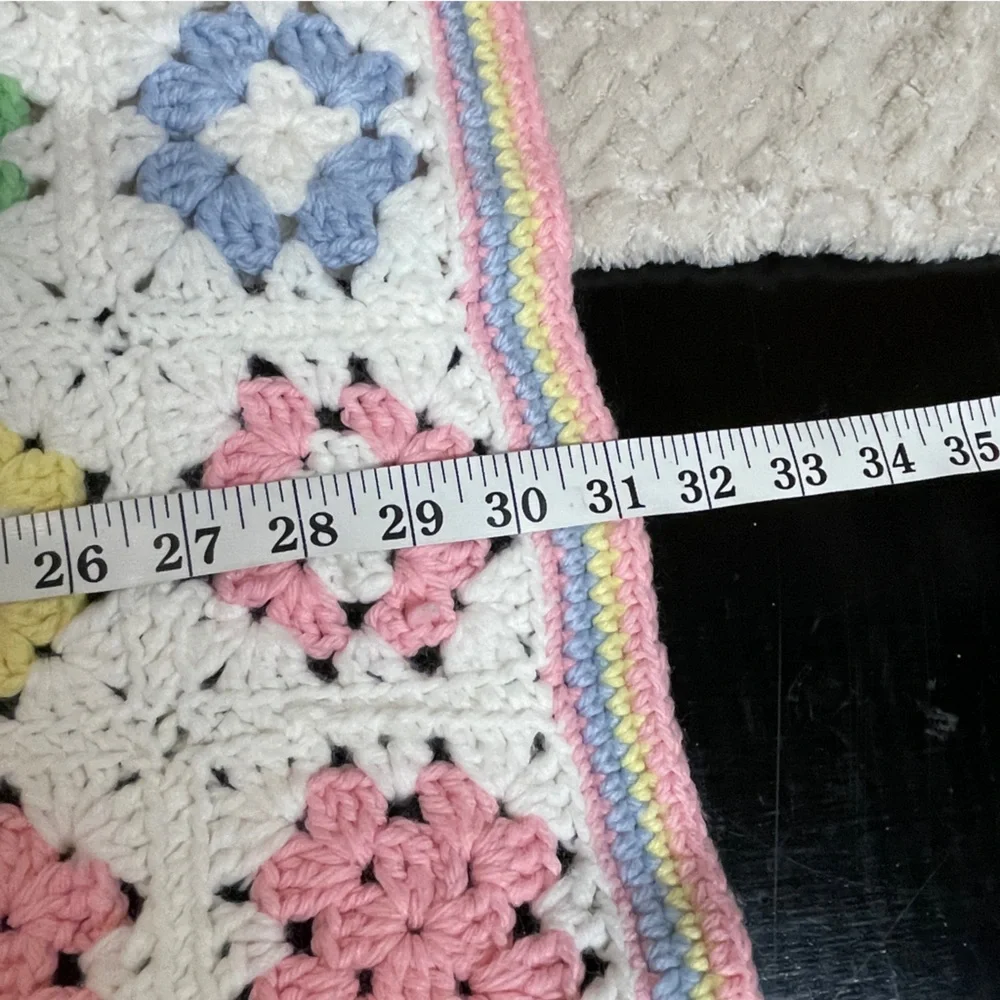 Vintage Handmade Pastel Colored Granny Squares Crochet‎ Baby Blanket 31x34